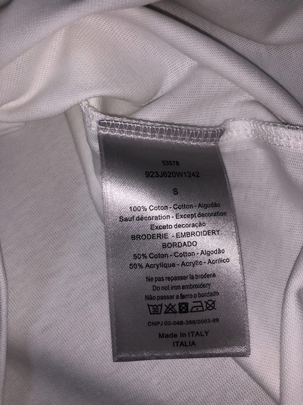 ブランドTシャツ着用イメージ